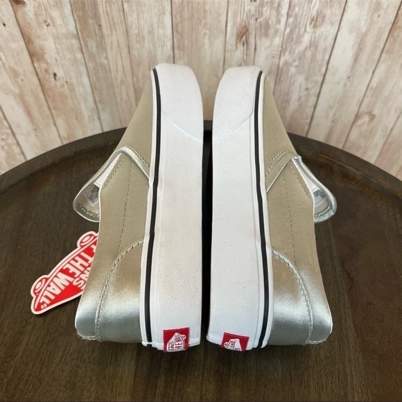 Vans Classic Slip-On Sidewall Flame Platform Sneaker Size 13.5 Girls - Picture 8 of 10